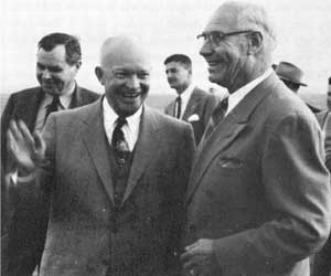 Hugo_Aronson_and_President_Eisenhower_1954